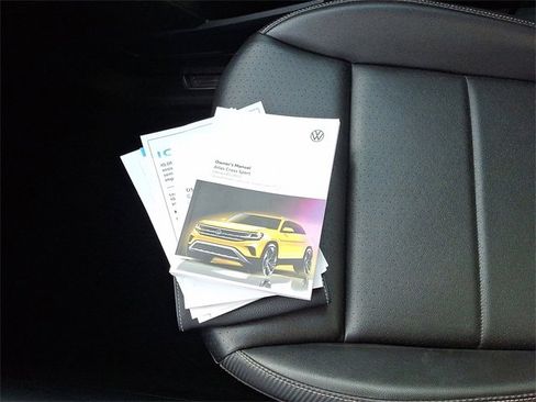 Used 2022 Volkswagen Atlas Cross Sport SE image 26