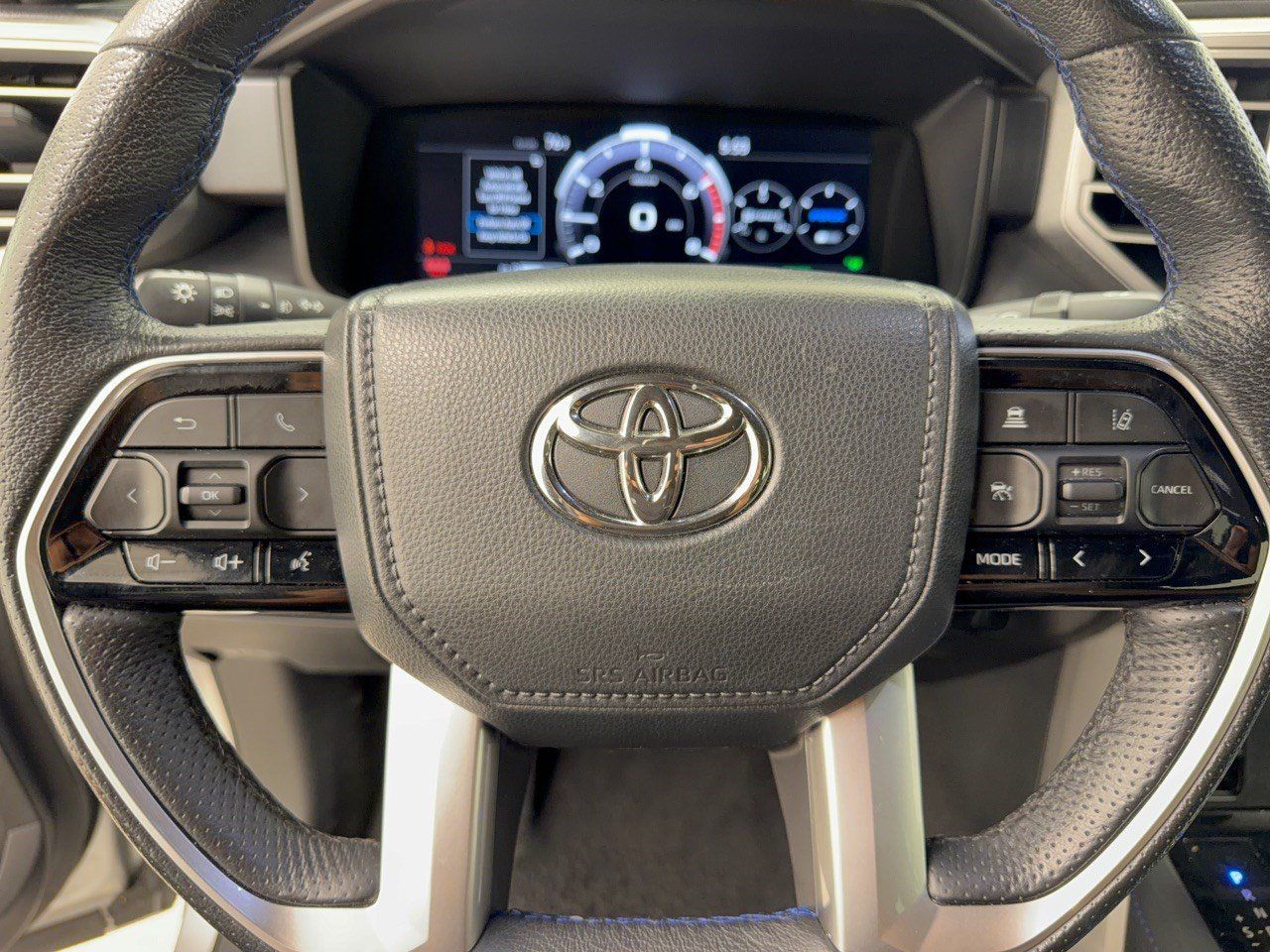Used 2022 Toyota Tundra Platinum w/ Advanced Package AWD/4WD image 10