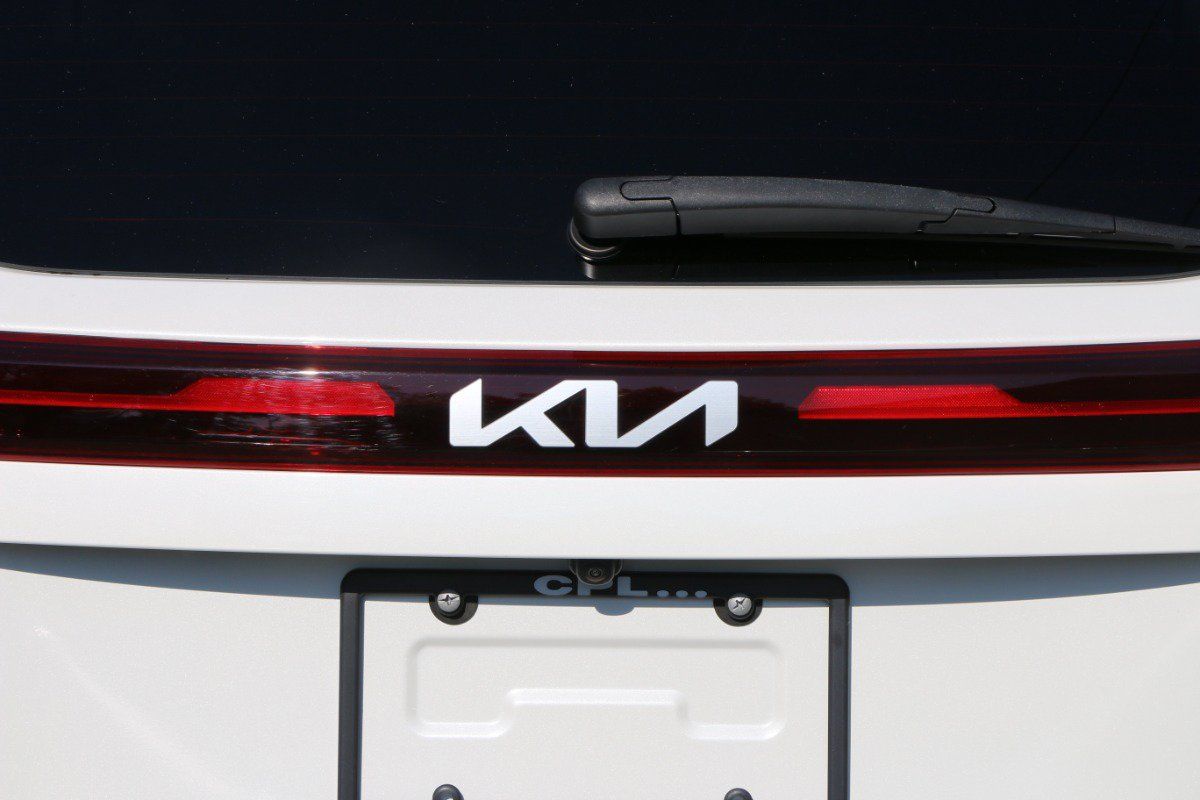 Used 2025 Kia Seltos EX AWD/4WD image 5