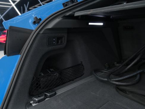 Used 2025 Lamborghini Urus SE AWD/4WD image 39