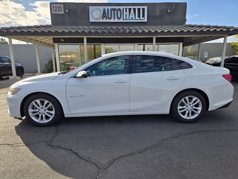 Used 2017 Chevrolet Malibu LT w/ Driver Confidence Package image 2