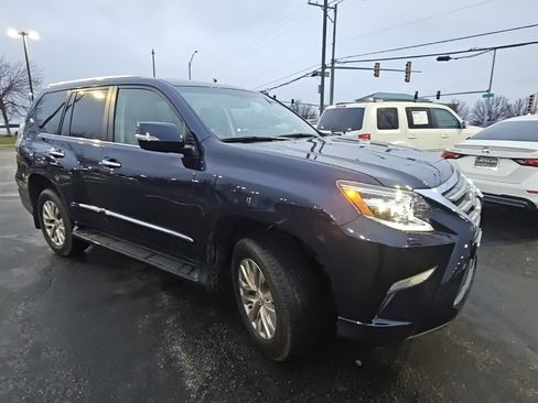 Used 2017 Lexus GX 460 image 2