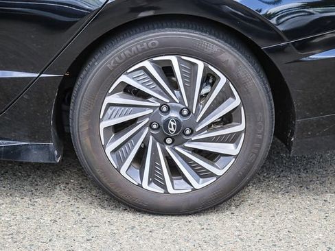 Certified 2024 Hyundai Sonata Limited FWD image 12