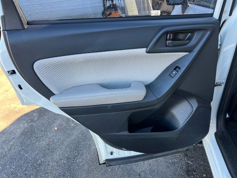 Used 2018 Subaru Forester 2.5i w/ Alloy Wheel Package image 25