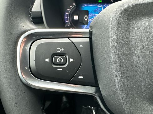 Used 2024 Volvo XC40 B5 Plus w/ Protection Package Premier AWD/4WD image 16