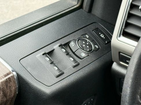 Used 2018 Ford F250 Lariat w/ Lariat Ultimate Package image 36