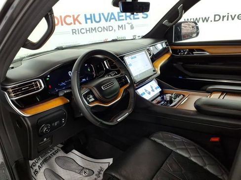 Used 2024 Jeep Grand Wagoneer L Series III image 13