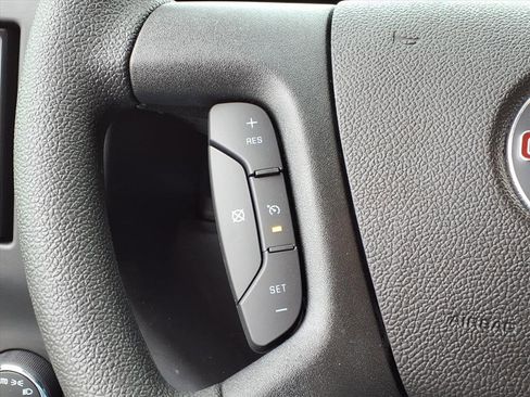 Used 2025 GMC Savana 2500 w/ Driver Convenience Package image 18