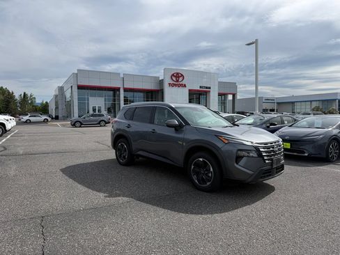 Used 2025 Nissan Rogue SV w/ SV Premium Package AWD/4WD image 1