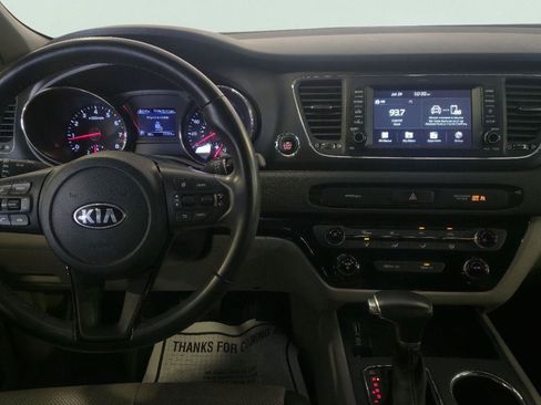 Used 2020 Kia Sedona EX FWD image 16