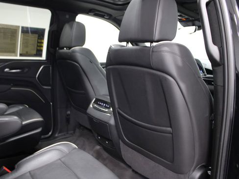 Used 2024 Cadillac Escalade ESV Sport RWD image 33