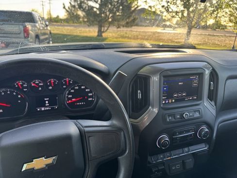 Used 2022 Chevrolet Silverado 1500 W/T w/ Trailering Package image 8