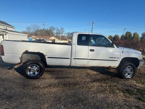 Used 1998 Dodge Ram 2500 Truck 4dr Quad Cab 139 WB HD 4WD image 4