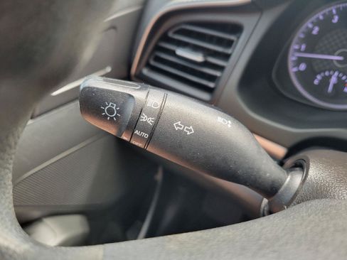 Used 2019 Hyundai Elantra SEL w/ Cargo Package FWD image 14