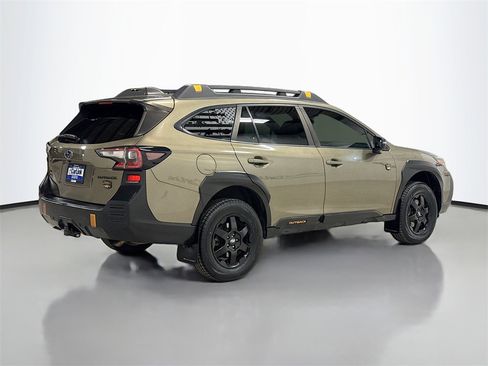 Used 2022 Subaru Outback Wilderness image 7