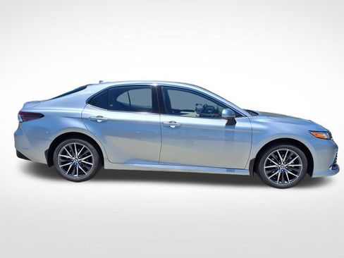 Used 2023 Toyota Camry XLE w/ Cold Weather Package FWD image 29
