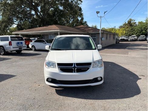 Used 2012 Dodge Grand Caravan Crew image 2