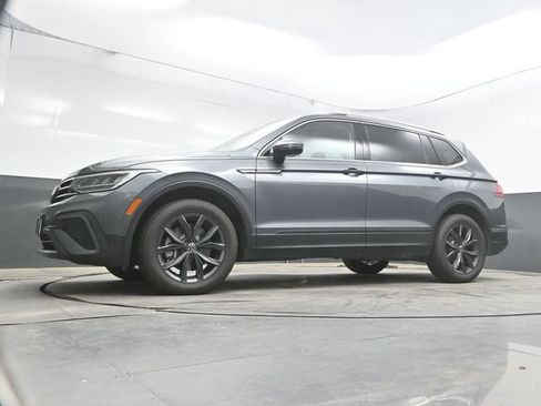 Used 2023 Volkswagen Tiguan SE AWD/4WD image 38