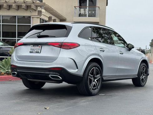 Used 2024 Mercedes-Benz GLC 300 4MATIC image 11
