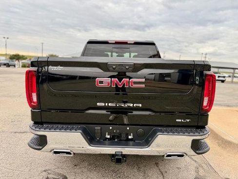 New 2026 GMC Sierra 1500 SLT image 5