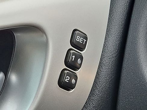 Used 2017 Nissan Pathfinder Platinum w/ Midnight Edition Package FWD image 27
