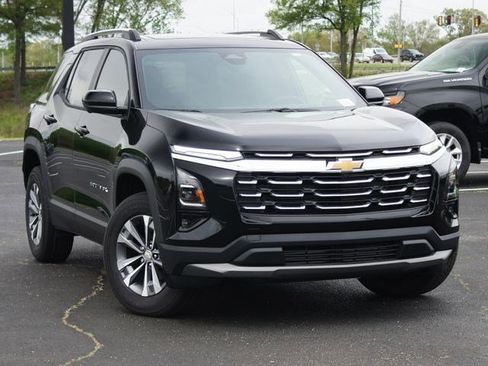 New 2026 Chevrolet Equinox LT w/ Convenience Package II FWD image 7