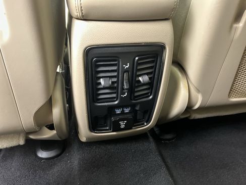 Used 2020 Jeep Grand Cherokee Limited image 13