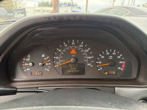 Used 2000 Mercedes-Benz E 320 4MATIC Wagon image 30