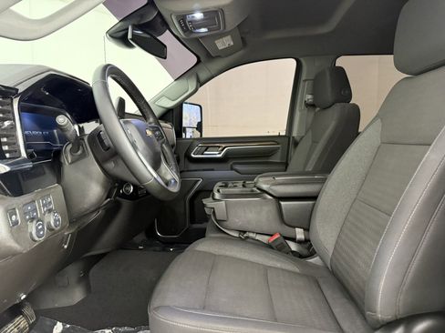 Used 2025 Chevrolet Silverado 3500 LT image 14