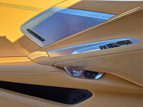 Used 2021 Chevrolet Corvette Stingray Premium Cpe w/ Z51 Performance Package image 24