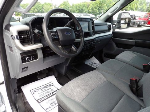 Used 2025 Ford F350 XLT AWD/4WD image 16
