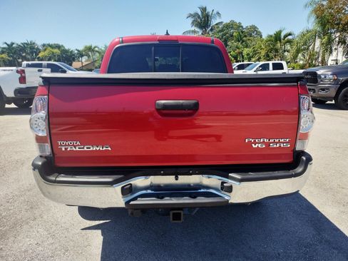Used 2014 Toyota Tacoma PreRunner w/ SR5 Package RWD image 5