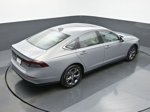 Used 2025 Honda Accord EX-L image 17