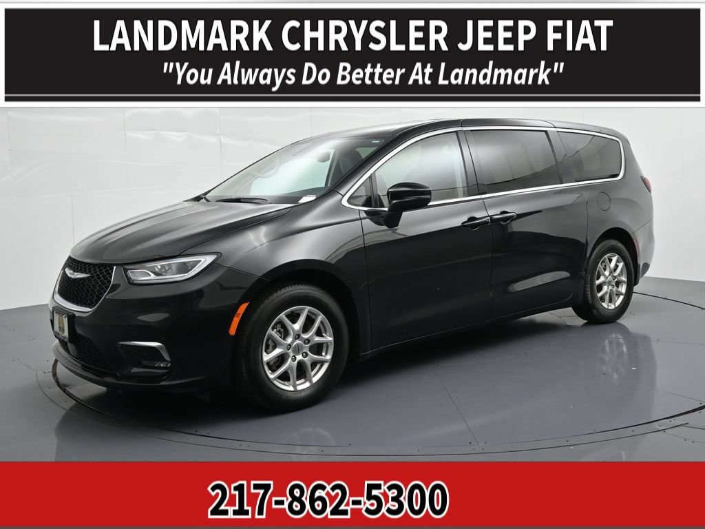 Used 2023 Chrysler Pacifica Touring-L FWD image 1