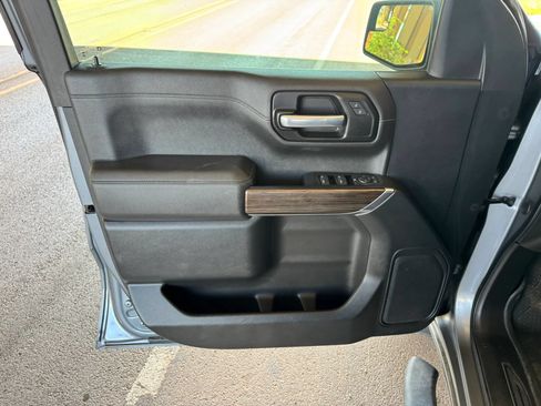 Used 2021 Chevrolet Silverado 1500 LT w/ Bed Protection Package RWD image 9