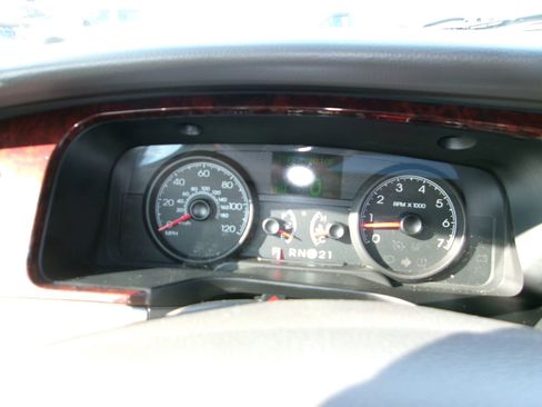 Used 2007 Lincoln Town Car Signature Limited image 12