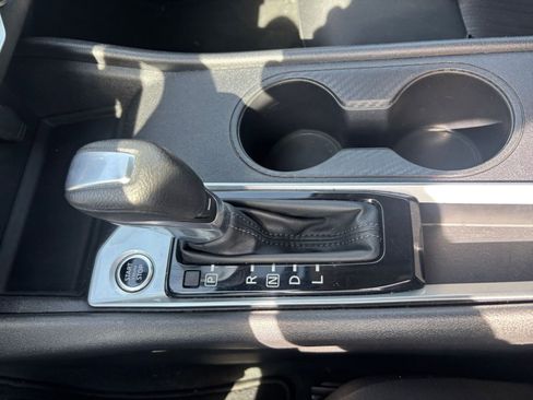 Used 2025 Nissan Altima 2.5 SV image 40