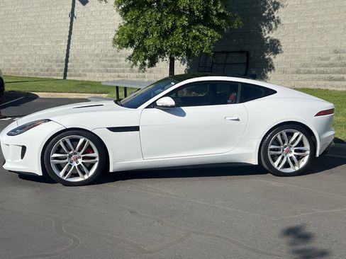 Used 2015 Jaguar F-TYPE R image 4