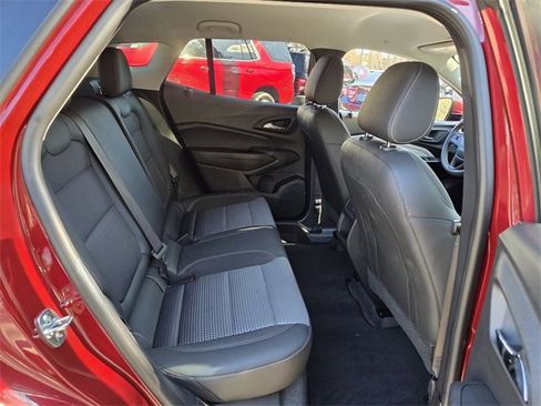 Used 2025 Chevrolet Trax LT image 23