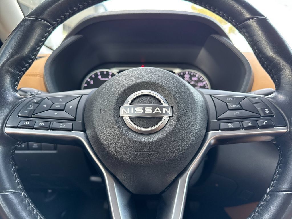 Used 2025 Nissan Sentra SV w/ SV Premium Package FWD image 25