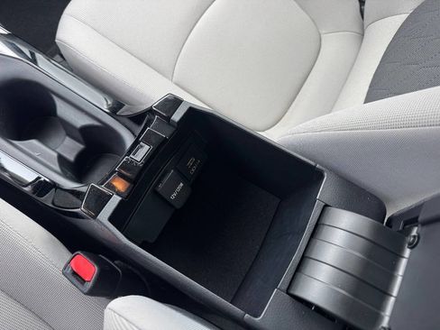 Used 2021 Toyota Corolla LE image 15