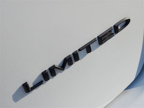 New 2026 Chrysler Pacifica Limited w/ S Appearance Package image 7