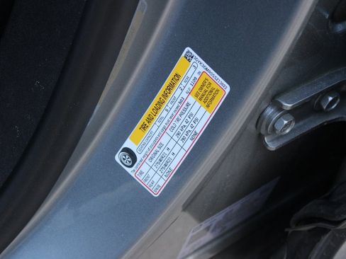 Used 2025 Cadillac Optiq Sport 2 image 30