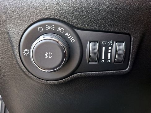 Used 2022 Jeep Compass Trailhawk image 24