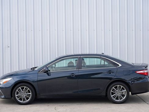 Used 2017 Toyota Camry SE image 46