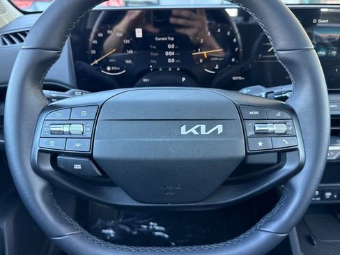 Certified 2025 Kia K4 EX FWD image 27