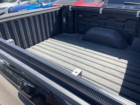 Used 2025 Chevrolet Silverado 1500 LTZ AWD/4WD image 6