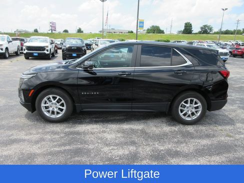 Used 2024 Chevrolet Equinox LT FWD image 2