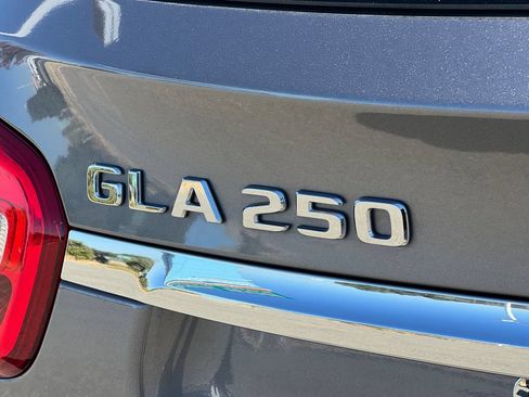 Certified 2019 Mercedes-Benz GLA 250 image 12