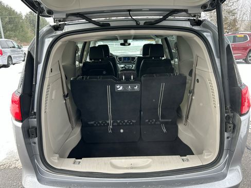 Used 2020 Chrysler Voyager Lxi image 22